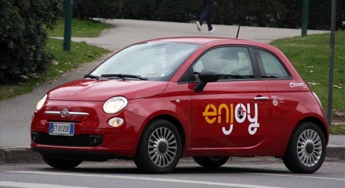 CATANIA: RUBA FIAT 500 "ENJOY" E VIENE ARRESTATO - 