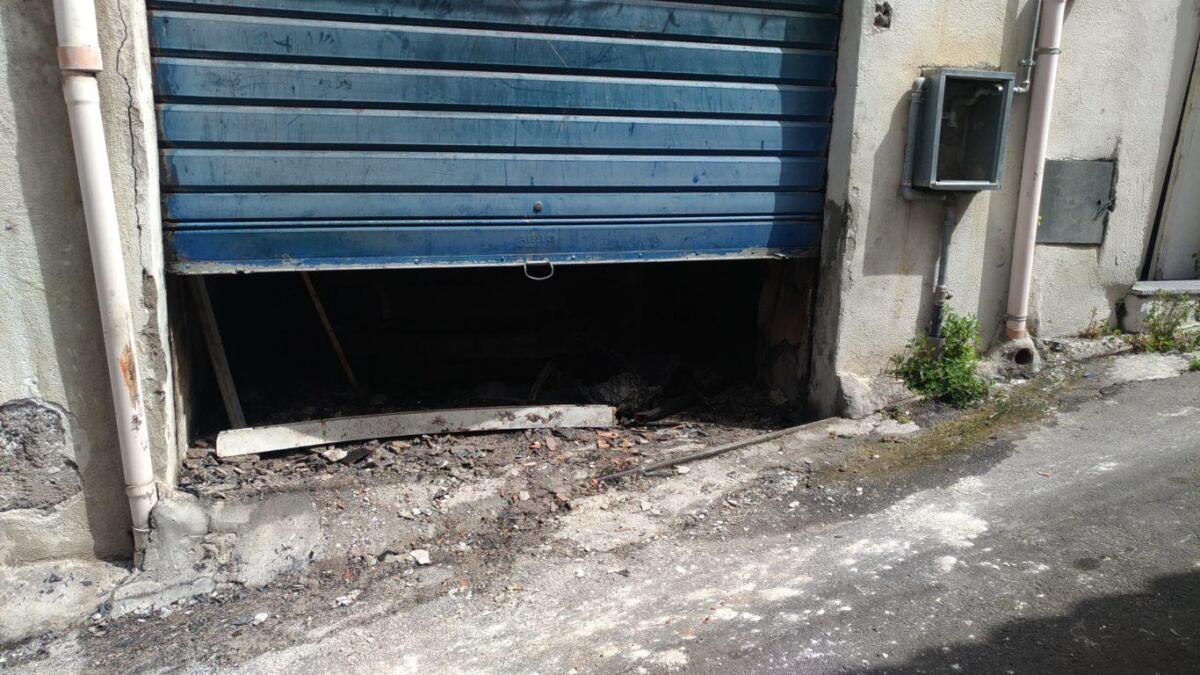 SANTA MARIA DI LICODIA: FIAMME NEL GARAGE SALVATO DAI VIGILI DEL FUOCO - 