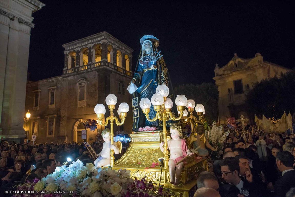 IL VENERDÌ SANTO PATERNESE: GALLERIA FOTOGRAFICA
