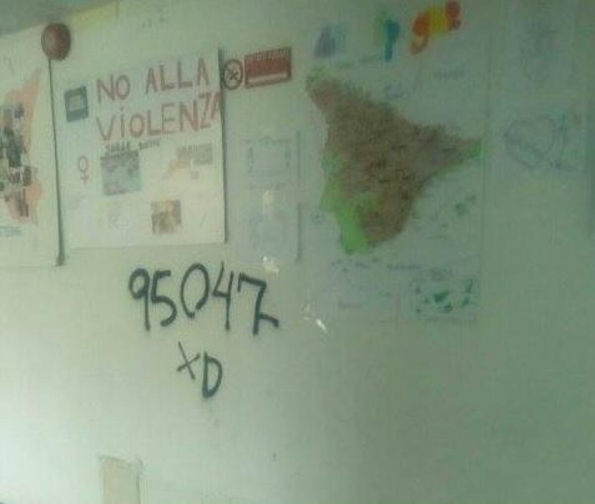 PATERNO': ENNESIMO FURTO IN UNA SCUOLA, LE FOTO - 