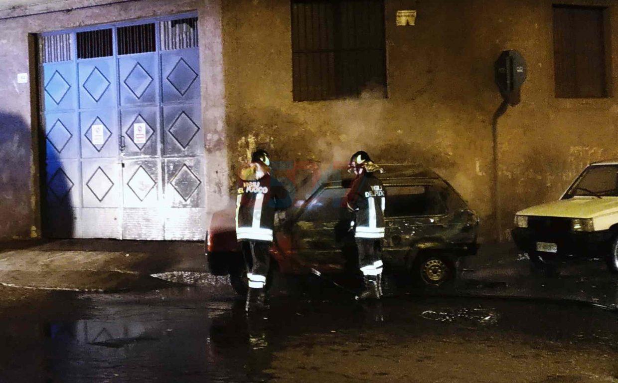 PATERNO' VETTURA IN FIAMME IN CORSO SICILIA - LE FOTO