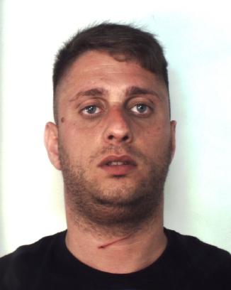 NON SI FERMANO ALL'ALT NASCONDEVANO UN MITRA GIOCATTOLO