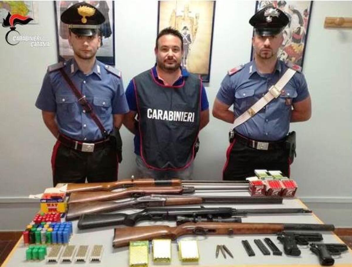 BIANCAVILLA: SCOPERTO ARSENALE ARRESTATI PADRE E FIGLIO - 