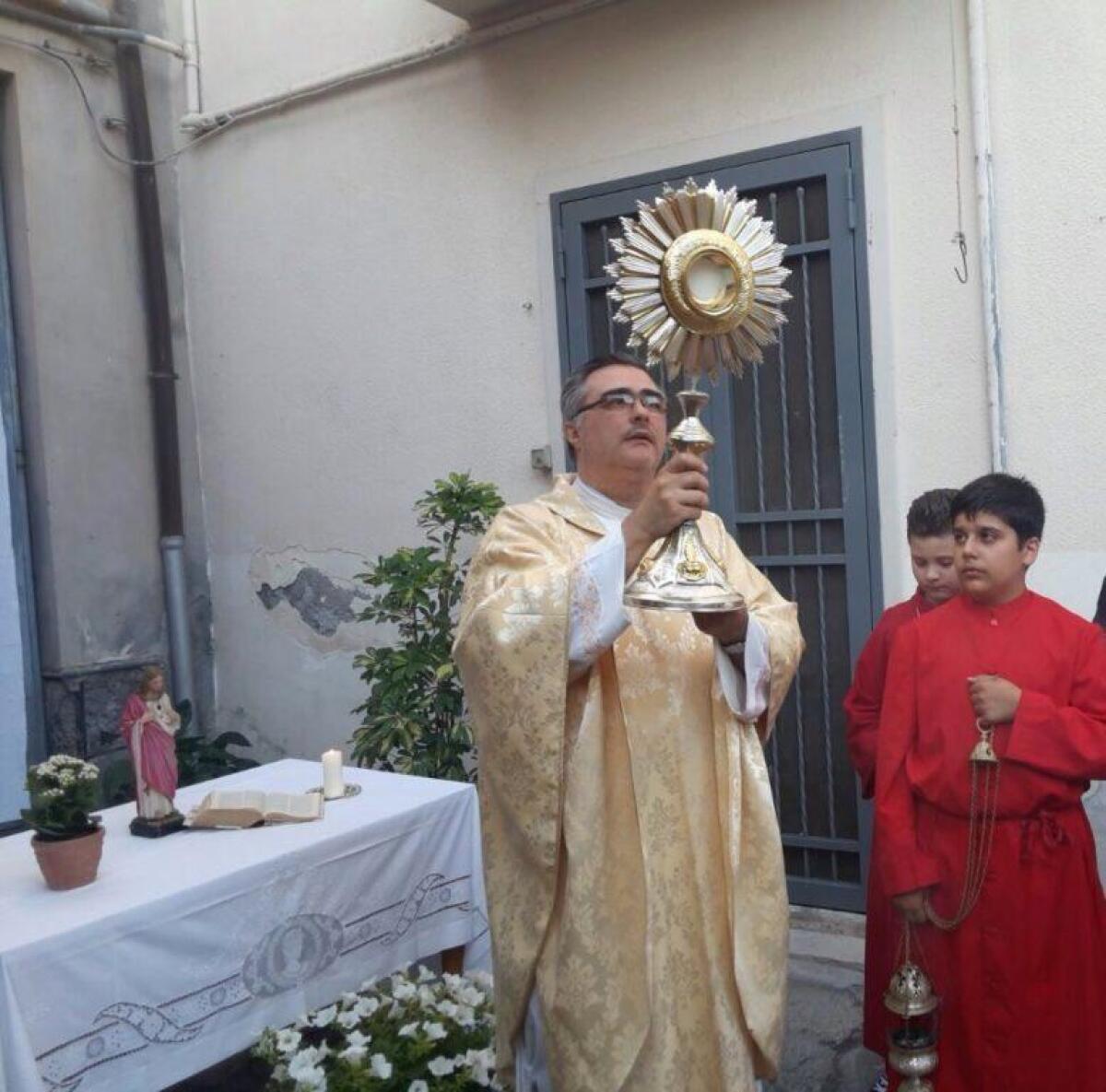 PARROCCHIA DI SAN MICHELE: GIORNATA EUCARISTICA - FOTO - 