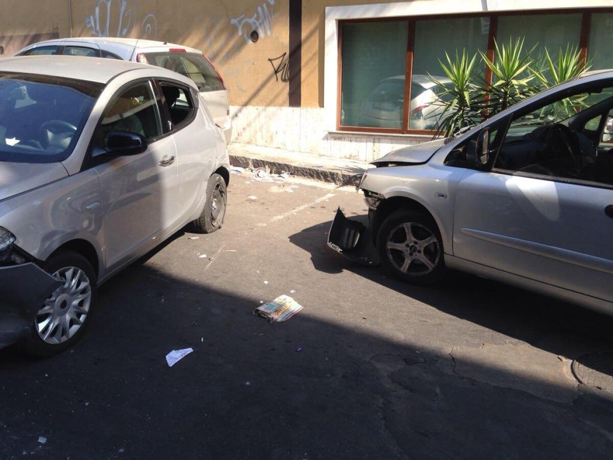 PATERNO' INCIDENTE INCROCIO VIA C.RENNA VIA BELLINI - 