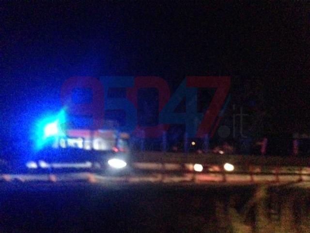 INCIDENTE SS 121 COINVOLTE 2 AUTO - FOTO