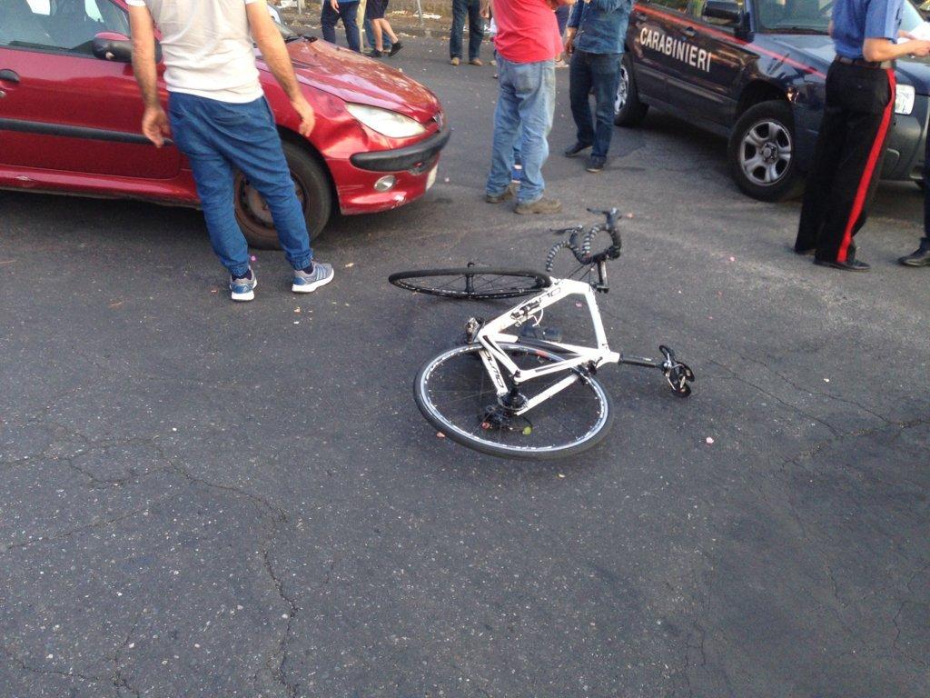 CICLISTA INVESTITO A SANTA MARIA DI LICODIA, INTERVIENE ELISOCCORSO - LE FOTO