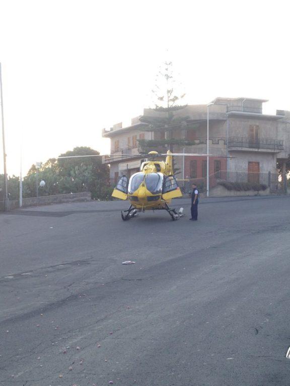 CICLISTA INVESTITO A SANTA MARIA DI LICODIA, INTERVIENE ELISOCCORSO - LE FOTO