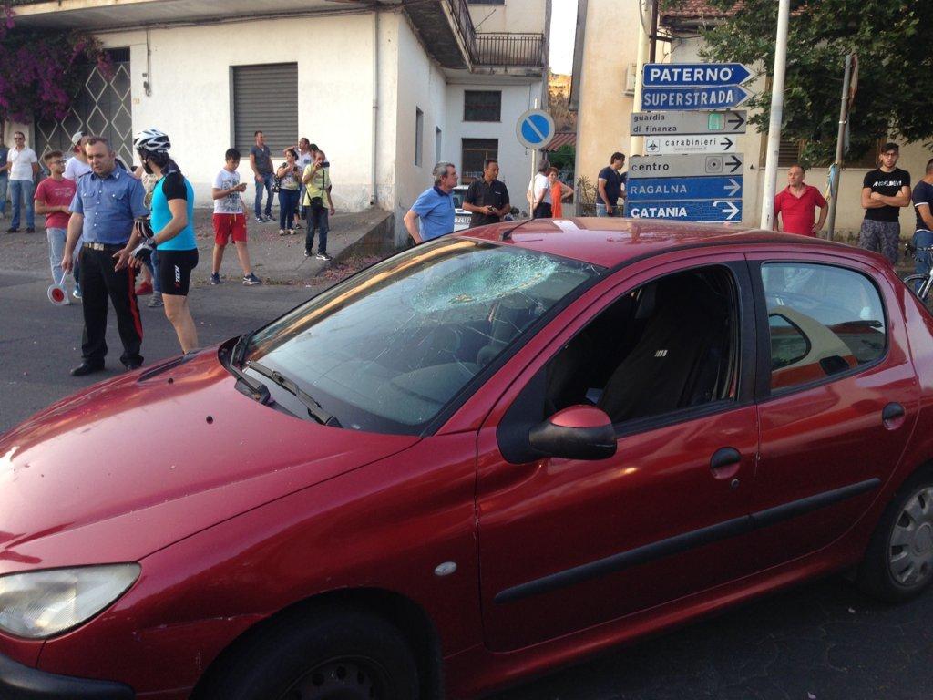 CICLISTA INVESTITO A SANTA MARIA DI LICODIA, INTERVIENE ELISOCCORSO - LE FOTO