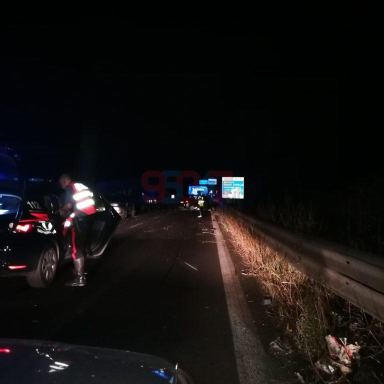 INCIDENTE SS 121 COINVOLTE 2 AUTO - FOTO