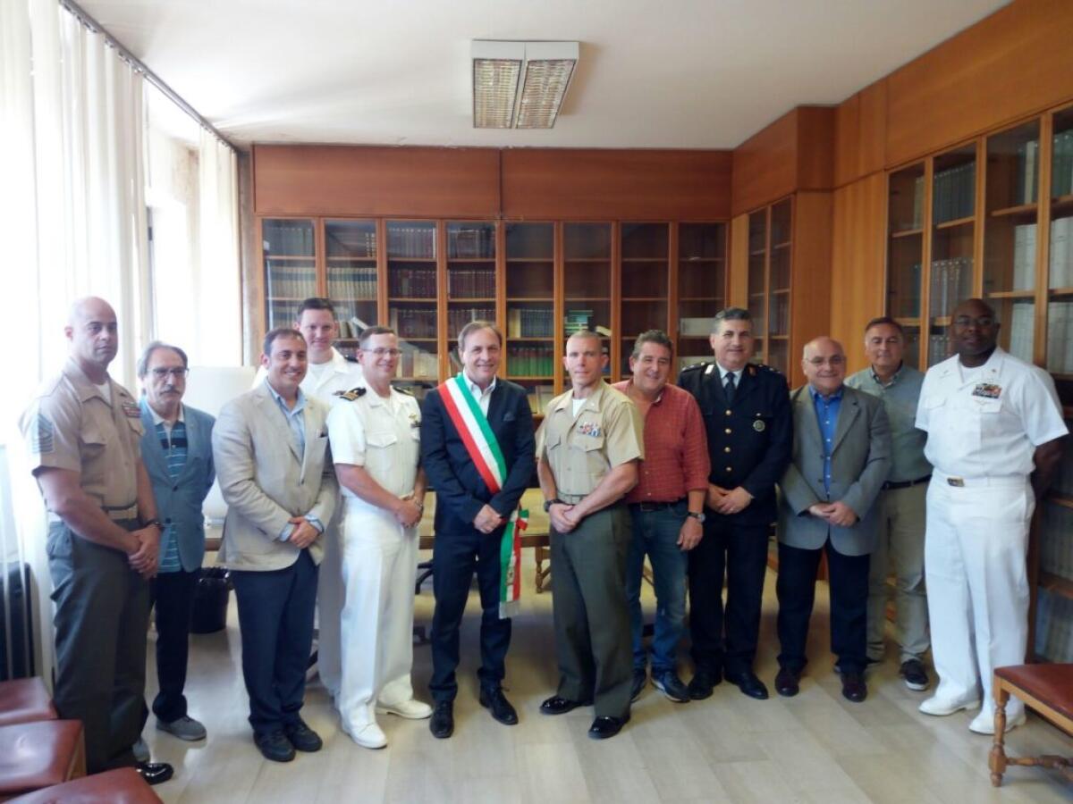 PATERNO': INCONTRO TRA AMMINISTRAZIONE ED UNA DELEGAZIONE DELLA BASE DI SIGONELLA - 