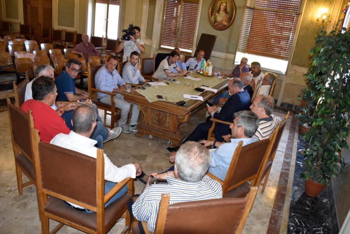 EMERGENZA RIFIUTI , VERTICE OGGI POMERIGGIO A BELPASSO - 