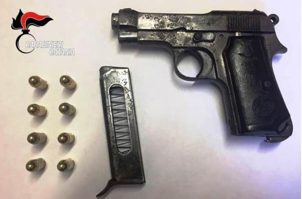 CATANIA: BLOCCATO DURANTE LA NOTTE CON UNA PISTOLA CON IL COLPO IN CANNA, ARRESTATO - 