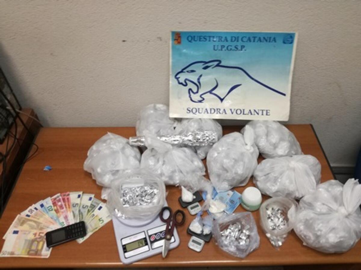 CATANIA: IN AUTO 800 GRAMMI DI HASHISH E 35 DI COCAINA, ARRESTATO - 