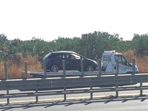 INCIDENTE SS 121 - AUTO RIBALTATA