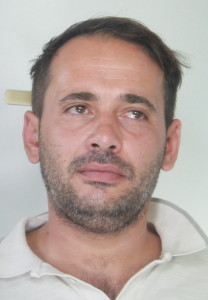 MISTERBIANCO: ARMI DA GUERRA NASCOSTE IN UN TERRENO, UN ARRESTO