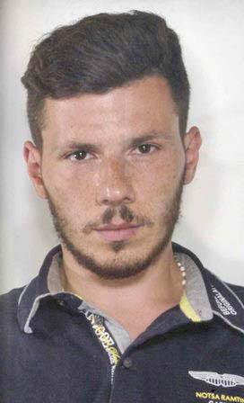 ADRANO: DROGA NEGLI SLIP E IN CASA, ARRESTATO 26ENNE