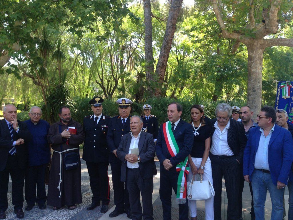 74 ANNI FA I TRAGICI BOMBARDAMENTI SU PATERNÒ - FOTO