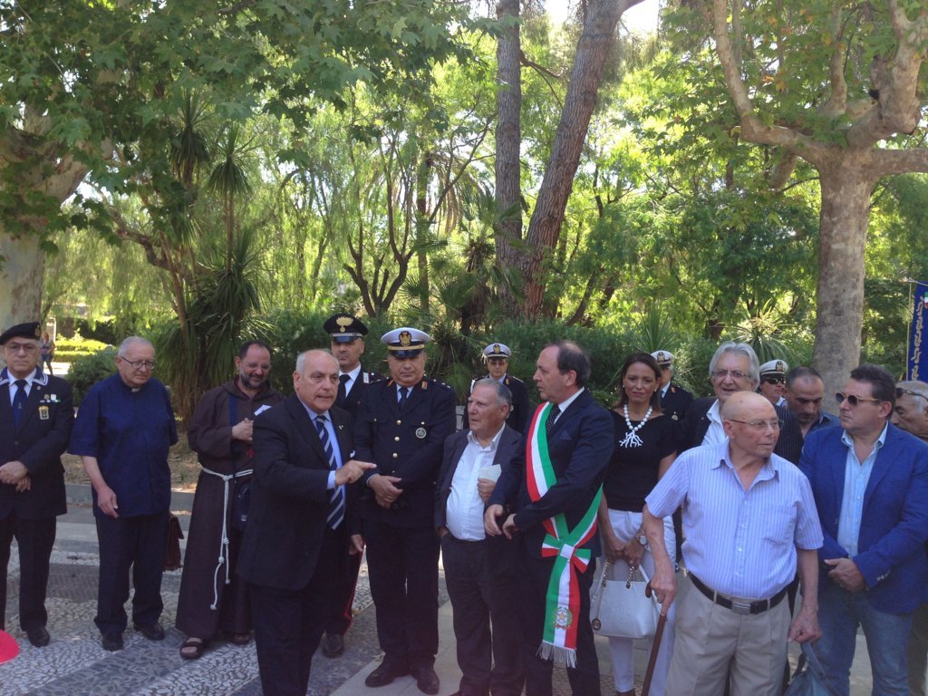 74 ANNI FA I TRAGICI BOMBARDAMENTI SU PATERNÒ - FOTO