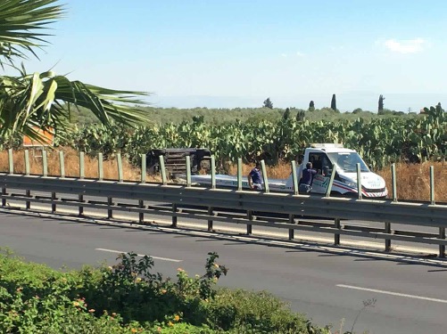 INCIDENTE SS 121 - AUTO RIBALTATA