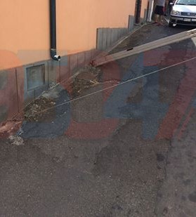 RAGALNA: PALO CADE SU UN CANCELLO. TRAGEDIA SFIORATA, LE FOTO