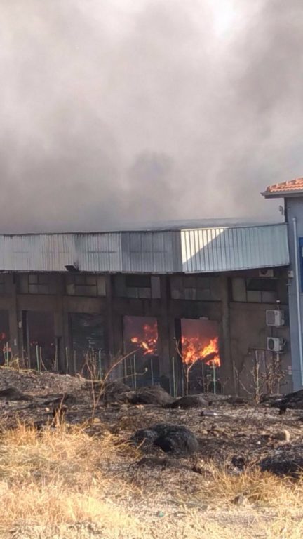 MOTTA SANT'ANASTASTIA: MAGAZZINO DISTRUTTO DALLE FIAMME - FOTO E VIDEO
