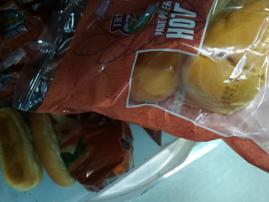 CATANIA: CHIUSA PANINERIA, ALIMENTI SCADUTI E BLATTE - FOTO