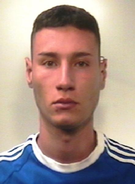 SAN GIOVANNI LA PUNTA: ASSALTANO NEGOZIO DI SCARPE,  RIPRESI MENTRE SI TOLGONO PASSAMONTAGNA