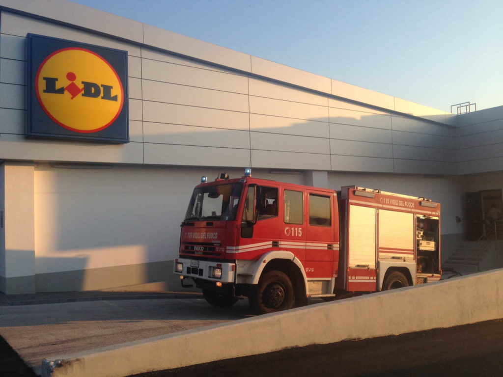 ALLARME INCENDIO ALLA LIDL - FOTO