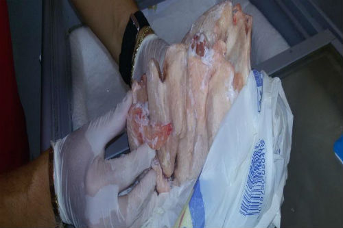 REGALBUTO: SEQUESTRATO 100 KG DI ALIMENTI IN CATTIVO STATO DI CONSERVAZIONE IN UN LOCALE