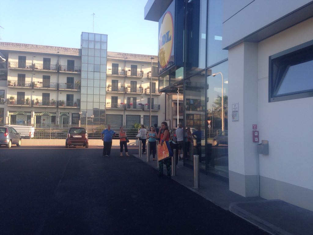 ALLARME INCENDIO ALLA LIDL - FOTO