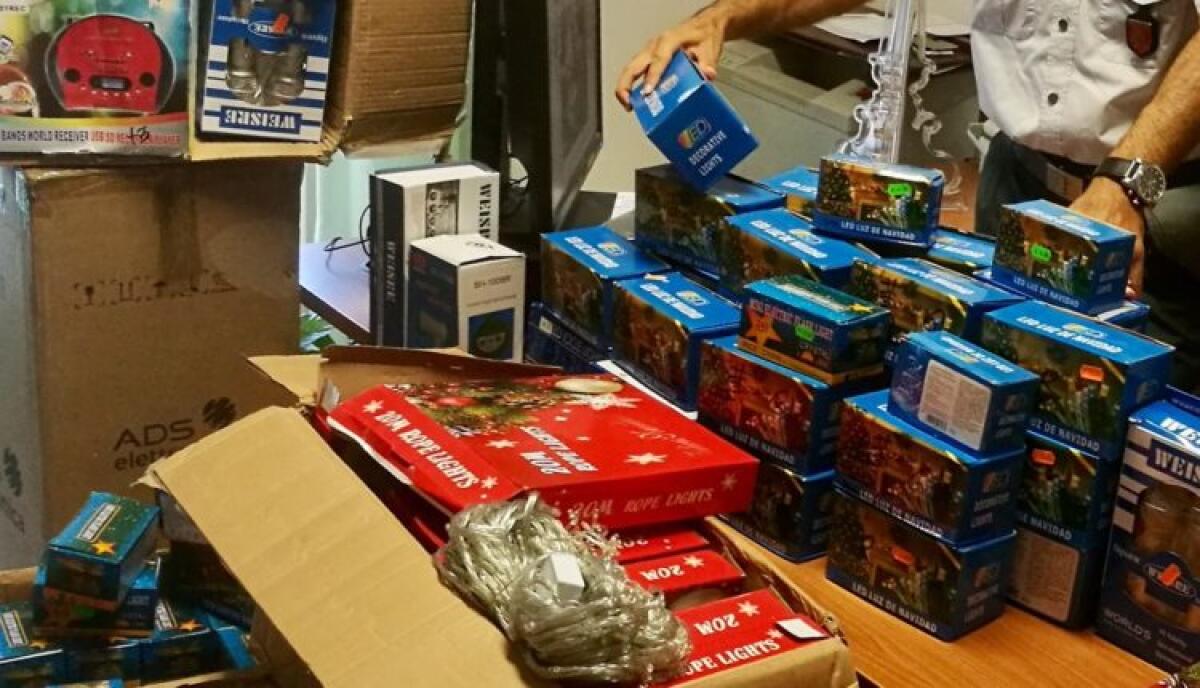 PEDARA: SEQUESTRATI 300 MILA PRODOTTI ELETTRICI ILLEGALI - 