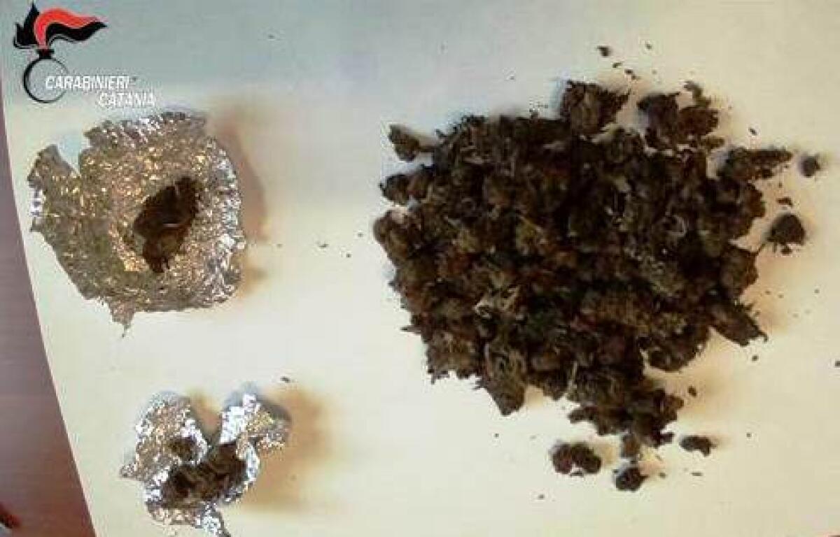 BELPASSO: BECCATO CON 55 GRAMMI DI DROGA, ARRESTATO UN SEDICENNE - 