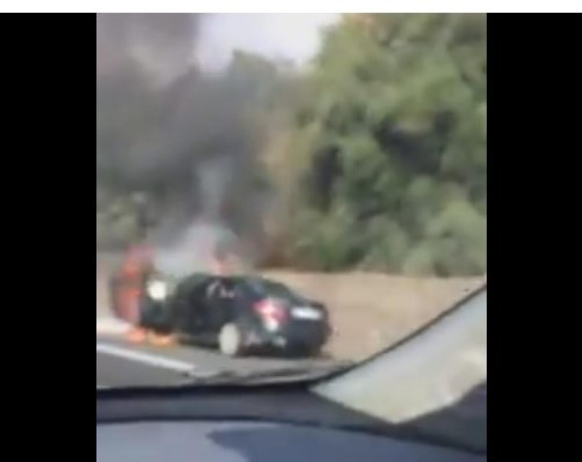 AUTO IN FIAMME SULLA TANGENZIALE, SVINCOLO MISTERBIANCO - 