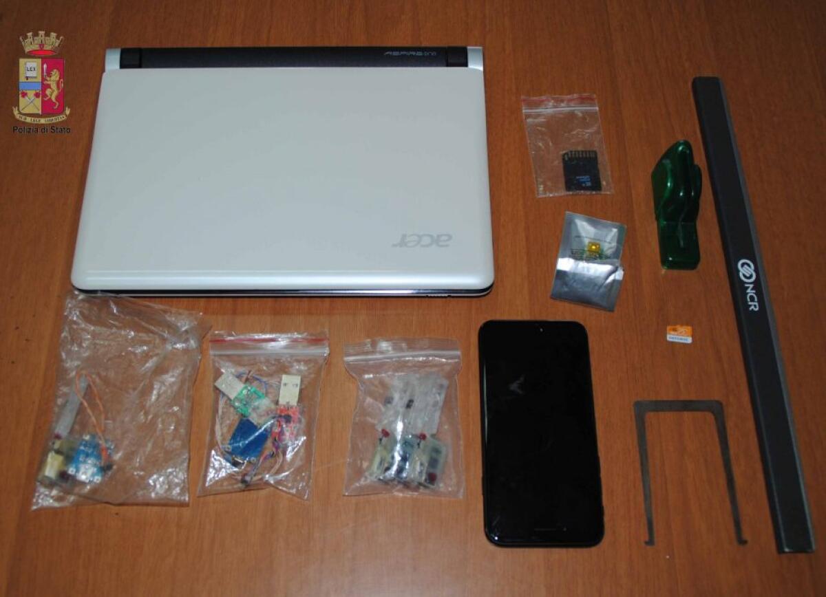 TAORMINA: CLONAZIONE DI CARTE DI CREDITO E MANOMISSIONE DI SPORTELLO BANCARIO, ARRESTATO - 