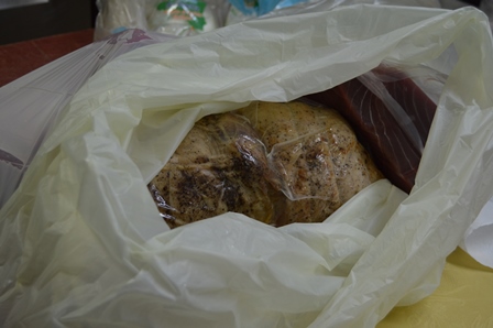 ACICASTELLO: CIBO SCADUTO E CUCINE IN PESSIMO STATO, SANZIONATO IL TITOLARE DI UN NOTO ALBERGO - FOTO