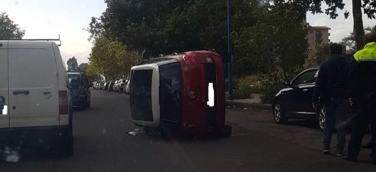 PATERNO': INCIDENTE IN VIALE DEI PLATANI - 