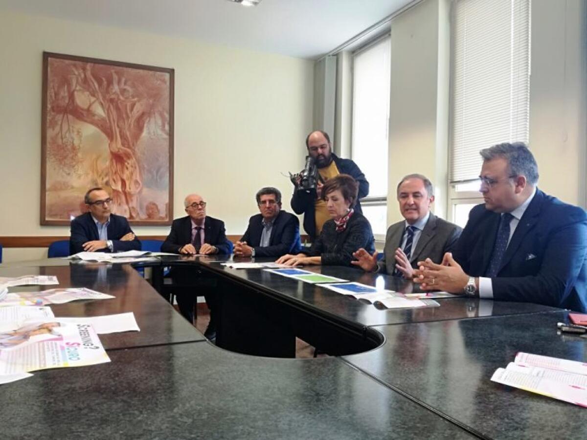 ASP E FEDERFARMA DI CATANIA INSIEME PER LA PREVENZIONE DEL TUMORE DEL COLON RETTO,  KIT DISPONIBILI NELLE 298 FARMACIE DELLA PROVINCIA - 