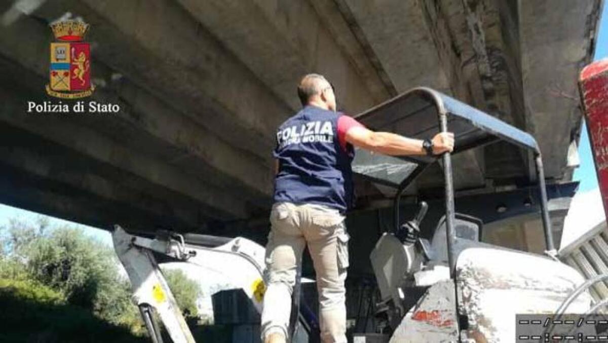 RUBAVANO I MEZZI ALLE AZIENDE, SGOMINATA BANDA DI CATANESI - I DETTAGLI - 