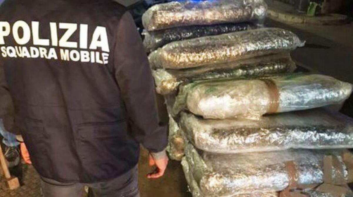 RAGUSA: IL CAMPER DELLA DROGA, BLOCCATO CARICO DA 3 MILIONI DI EURO - 