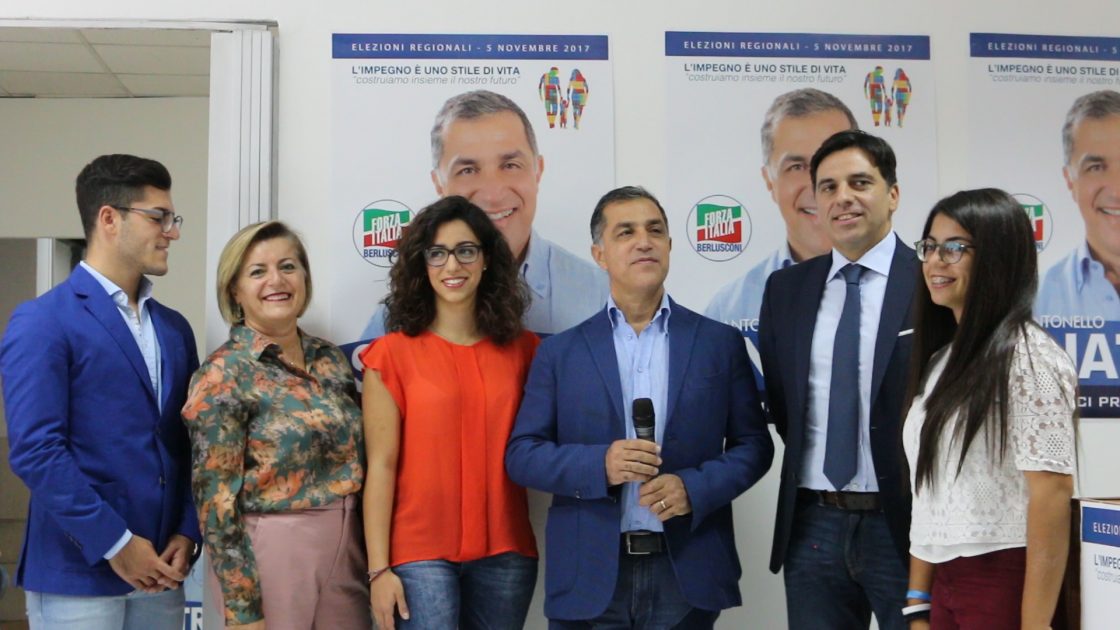 SINATRA APRE LA CAMPAGNA ELETTORALE PER LE REGIONALI. CON LUI, IL COORDINATORE PROVINCIALE DI FORZA ITALIA, SALVO POGLIESE