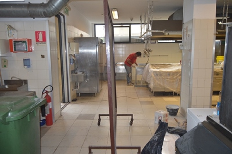 CATANIA: SCARSA SICUREZZA E CONDIZIONI IGIENICHE PESSIME, IN UNA STRUTTURA ALBERGHIERA DEL LUNGOMARE - FOTO