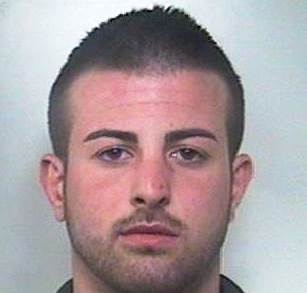 PATERNO': MARIJUANA E COCAINA IN CASA, DUE PERSONE ARRESTATE