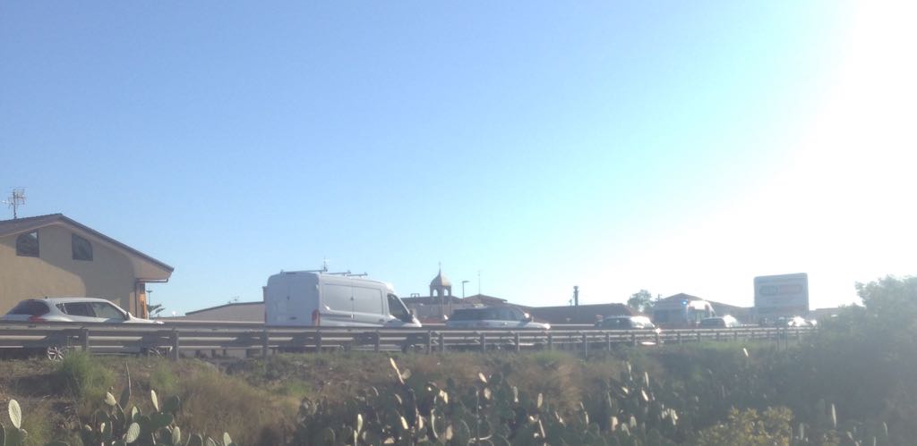 SS 121: TAMPONAMENTO A CATENA NEI PRESSI DI PIANO TAVOLA