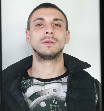 CATANIA: SPACCIAVA NONOSTANTE FOSSE AI DOMICILIARI