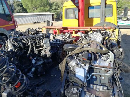 PALAGONIA: SEQUESTRATO UN DEPOSITO ABUSIVO DI AUTO RUBATE