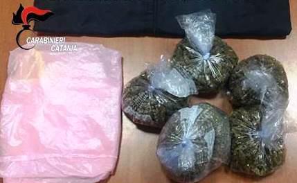 CATANIA: QUARTIERE SAN CRISTOFORO PASSATO AL SETACCIO, UN ARRESTO E TRE DENUNCE