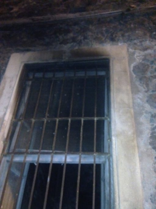 PATERNO' ANCORA FIAMME IN VIA SAN GAETANO - FOTO