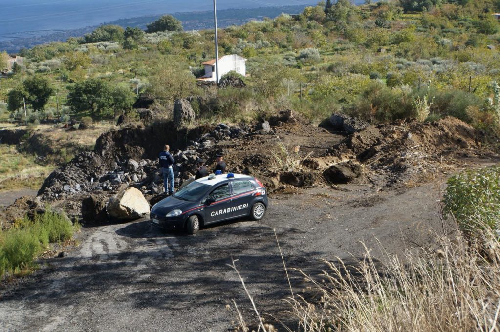 MASCALI: I CARABINIERI SEQUESTRANO UNA CAVA A PUNTALAZZO - FOTO
