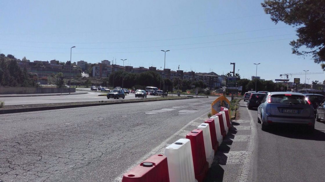 CATANIA: CHIUSA LA ROTATORIA DI NESIMA PER RISCHIO CEDIMENTI, TRAFFICO IN TILT